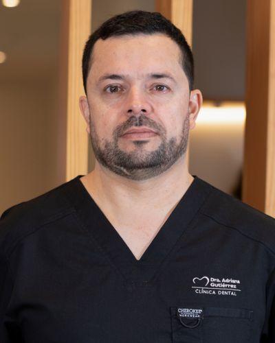 Dr. Julián Higuera